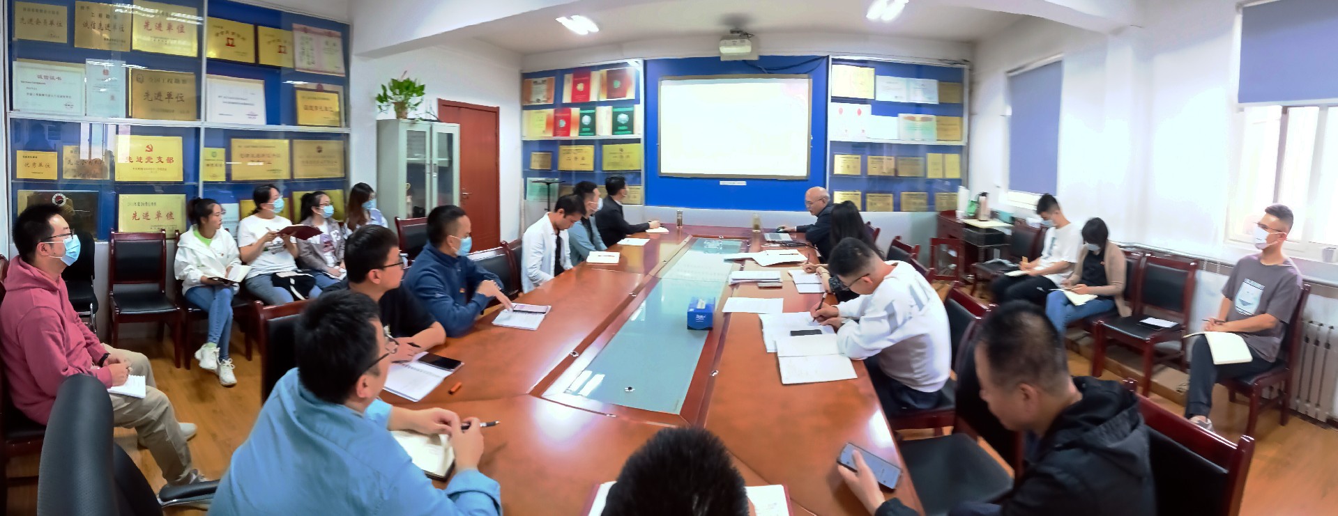 嚴守紀律規(guī)矩  加強作風建設(shè) —院第二黨支部召開紀律教育學(xué)習宣傳月專題組織生活會